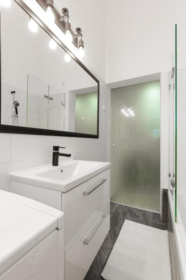 Standard Apartment By Hi5-Relax With Style Studio Budapest Bagian luar foto